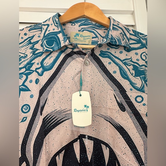Royana Hawaiian Shark Tattoo Graphic Button Up Shirt Size L - Picture 4 of 4